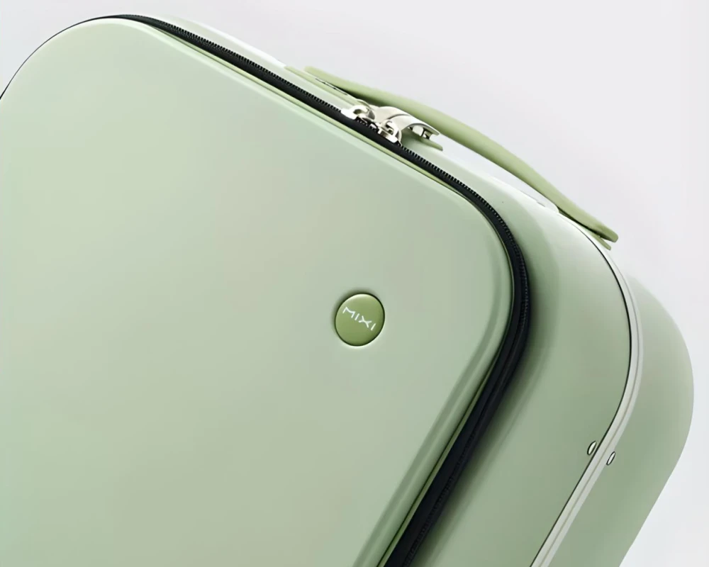 lightweight luggage with wheels